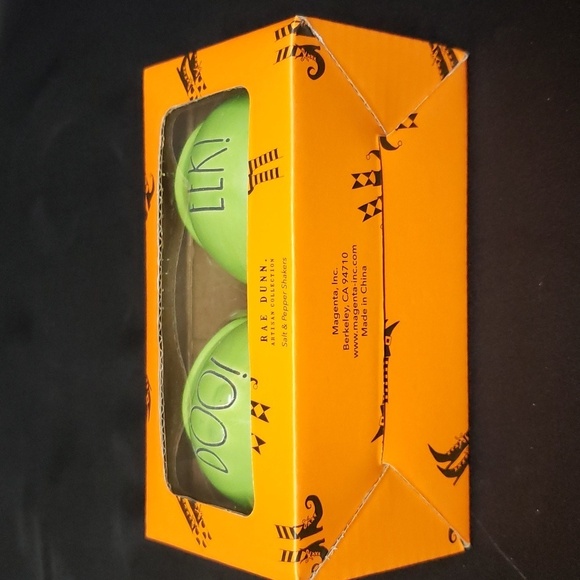 Rae Dunn NWT Green Ceramic BOO!and EEK! Salt and Pepper Shakers - Picture 3 of 5